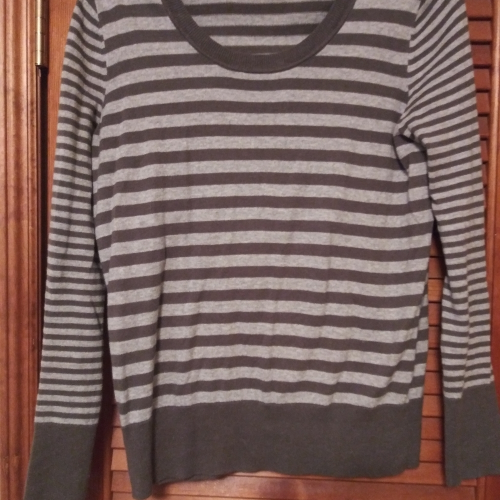 Gap grey striped sweater